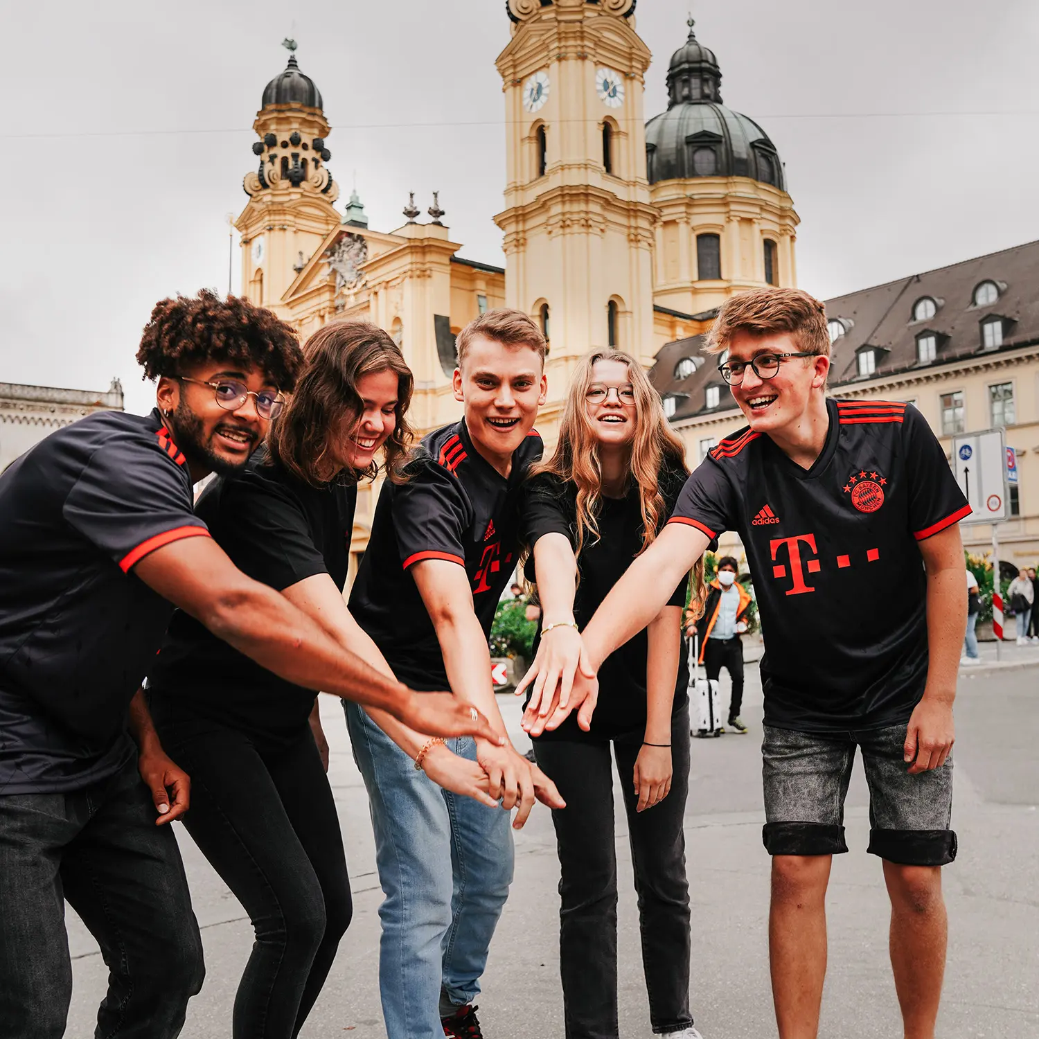 colorbirds Promoter & Walking Acts in München